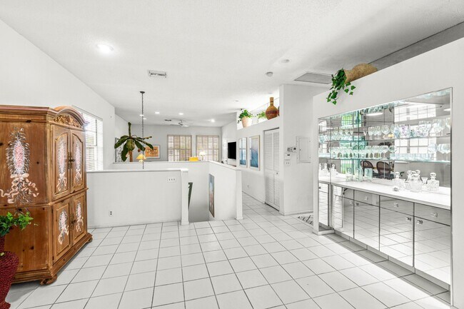 Building Photo - 5184 Lake Catalina Dr N