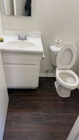 Building Photo - 44133 Beech Ave