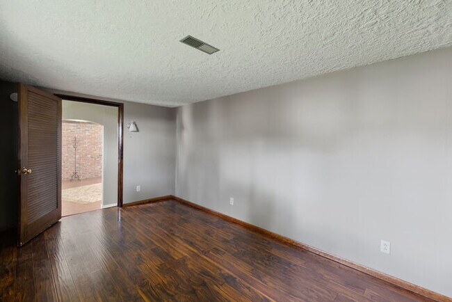Building Photo - FOUR BEDROOM CHARMER WITH ADU IN CASTLE ROCK
