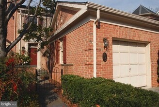 Building Photo - 3922 Highwood Ct NW