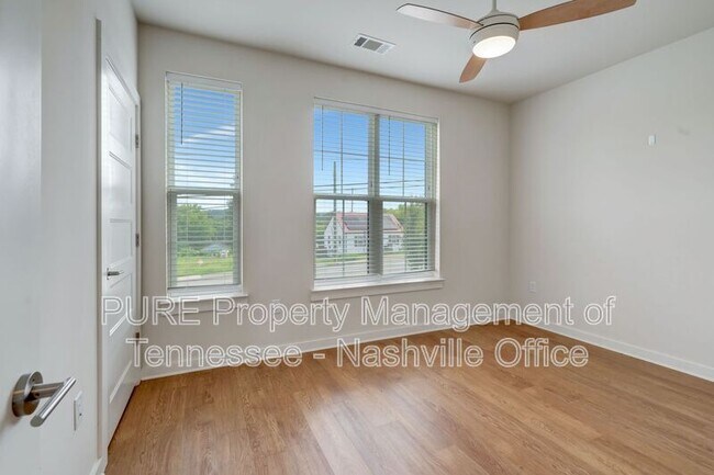 Building Photo - 600 E Trinity Ln