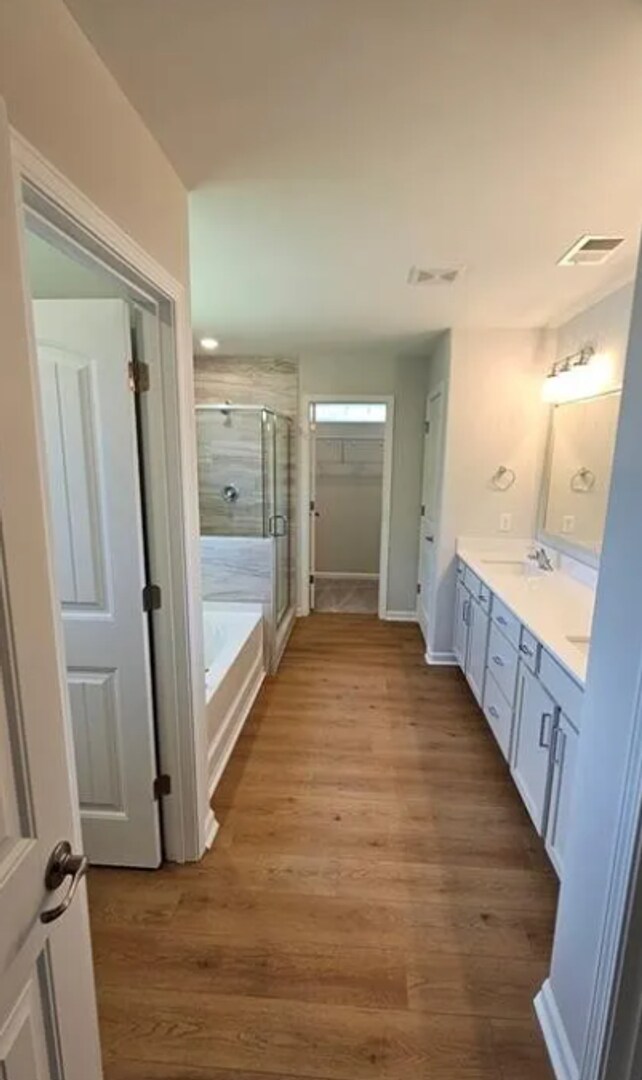 Building Photo - Beautiful 5BR, 3BA Home in Desirable Brookline at Godley Station!