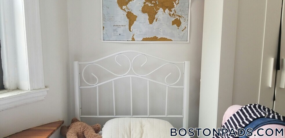 Building Photo - 110 Willow St