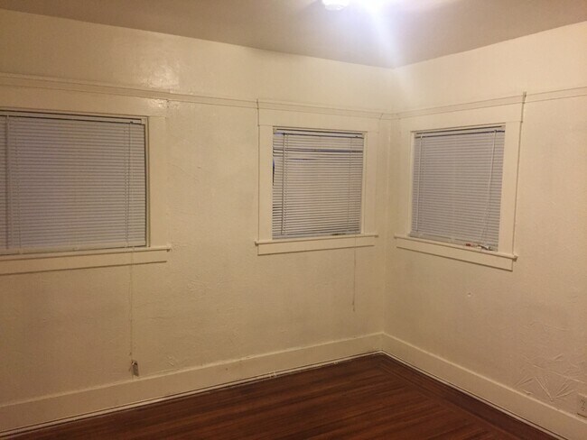Building Photo - 5440 Trask St