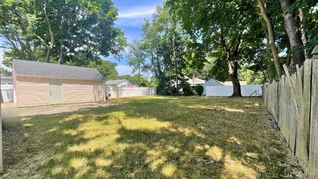 Building Photo - 408 Ryders Ln