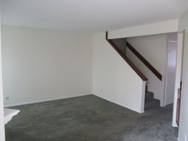 Building Photo - 1046 Opal St