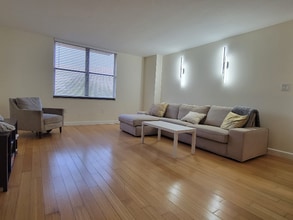 Building Photo - 701 S Madison Ave