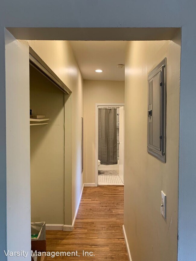 Building Photo - 2 br, 1 bath Apartment - 101 N. Ingalls 10...