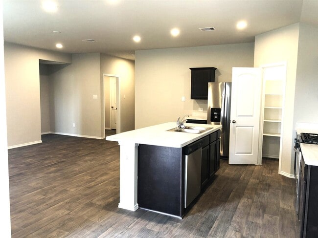 Building Photo - 21422 Chester Cliff Ln