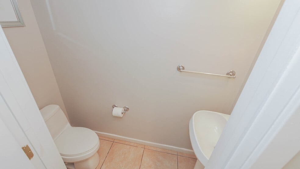 Building Photo - 137 S Berkley Sq