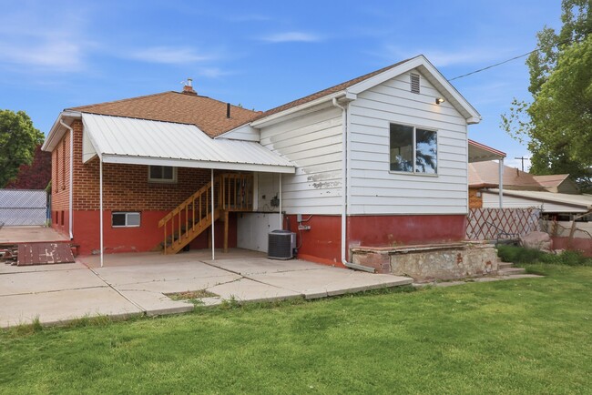 Building Photo - 774 37th St
