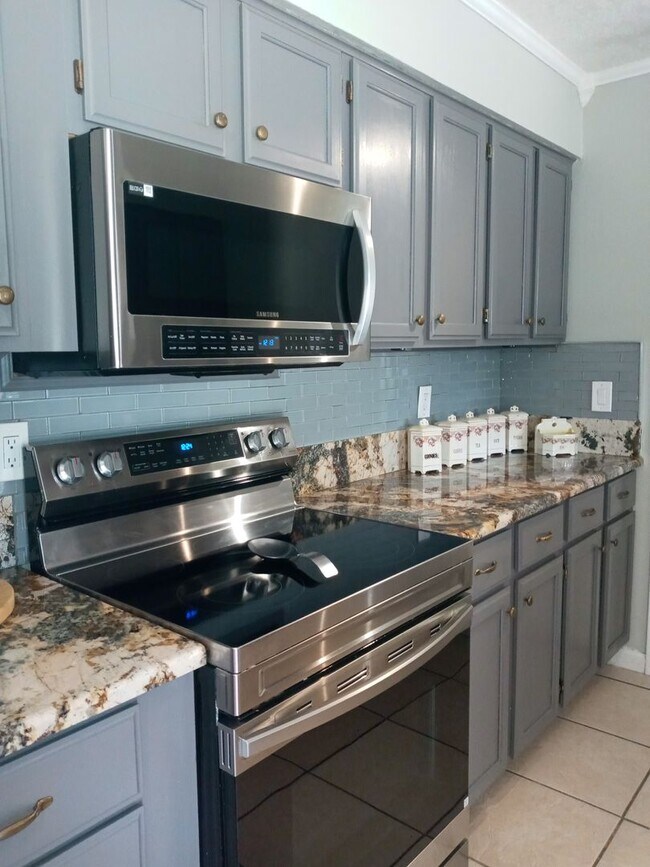 Building Photo - RIO RANCHO-FOUR BEDROOM HOUSE-Furnished