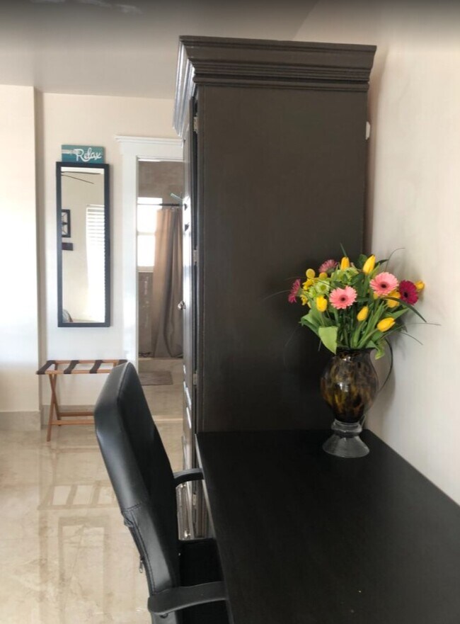 Building Photo - 4300 N Ocean Dr