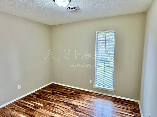 Building Photo - 523 Placid Dr