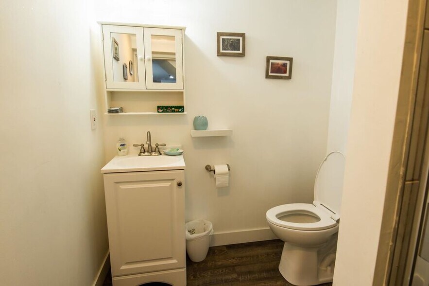 Building Photo - 2235 York St