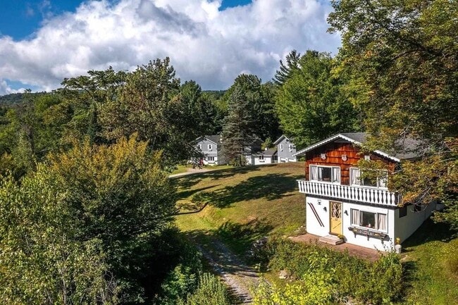 Building Photo - 13 Winhall Hollow Rd