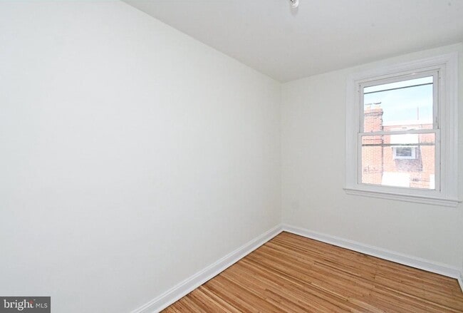 Building Photo - 2219 Ardmore Ave