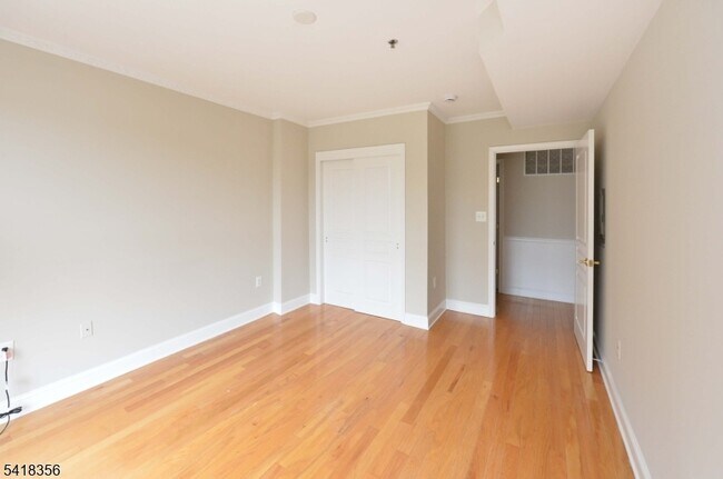 Building Photo - 70 Adams St