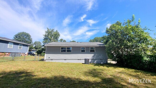 Building Photo - 206 Plaza Dr