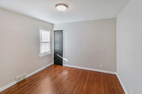 Building Photo - 3133 W 101st St