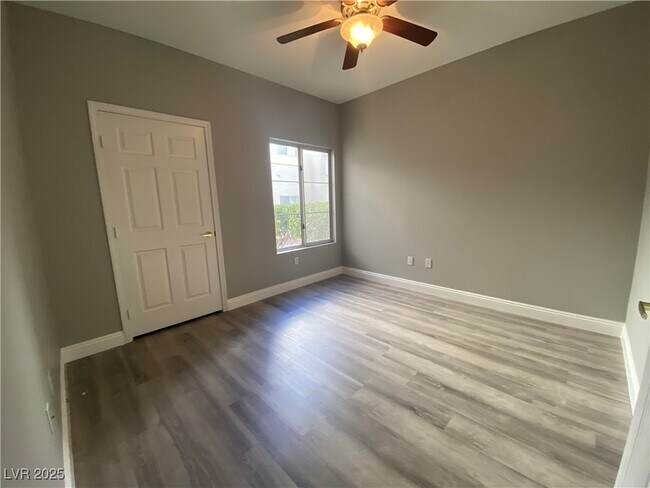 Building Photo - 10011 Crimson Palisades Pl
