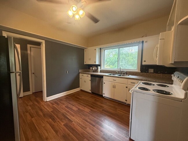 Building Photo - 3 Bedroom 1 Bathroom Home in Greeneville, TN