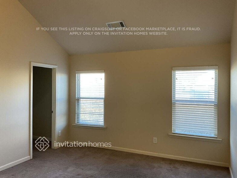 Building Photo - 3670 Brookhollow Dr