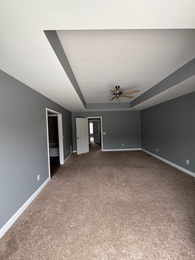 Building Photo - Available NOW -111 Peregrine Way-1/2 off the first month rent