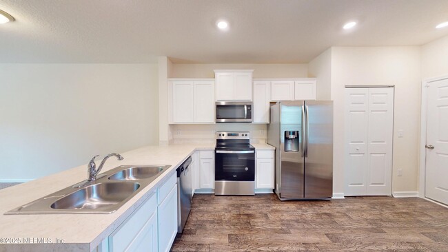 Building Photo - 93 Scotch Pebble Dr