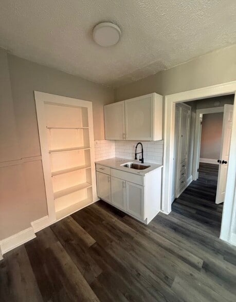 Building Photo - Noble Villa Apartments