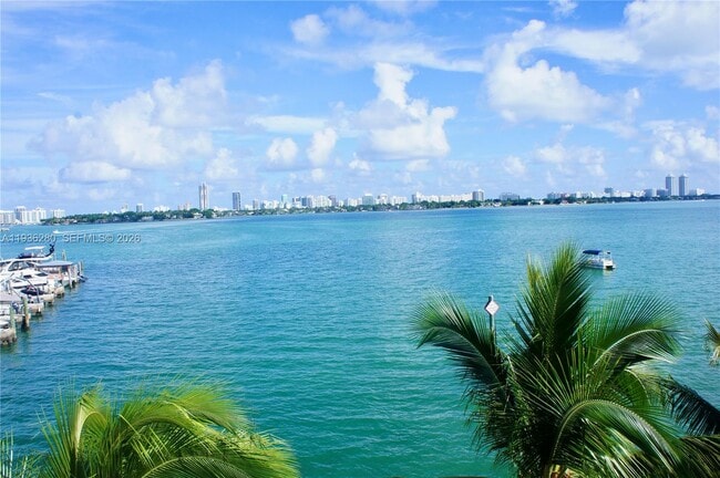 Building Photo - 7601 E Treasure Dr