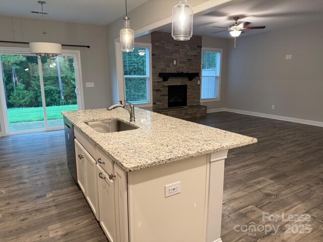 Building Photo - 121 Pine Eagle Dr