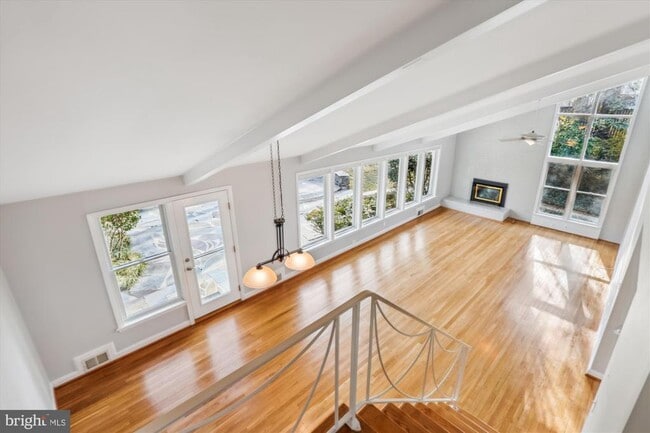 Building Photo - 6154 Beachway Dr