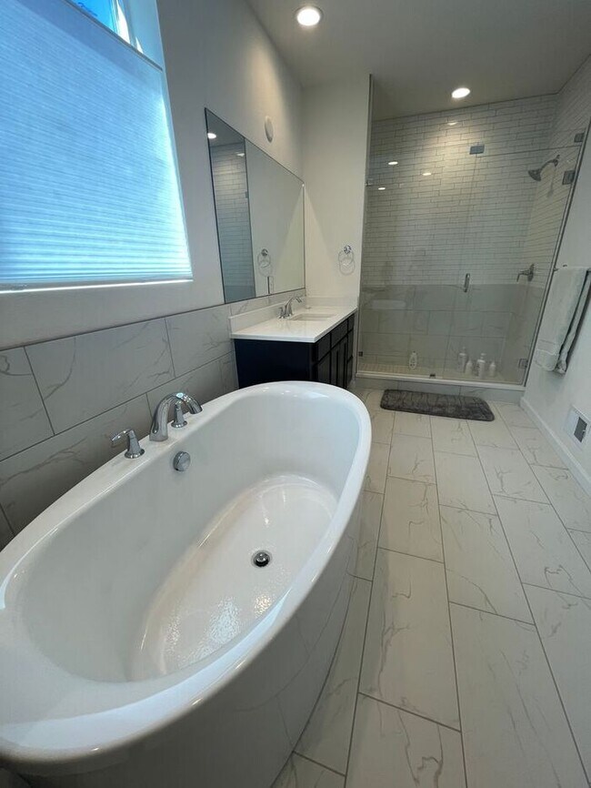Building Photo - Gorgeous 4 Bed 2.5 Bath New Build in Timnath!