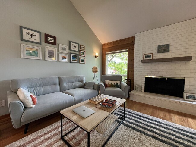 Building Photo - Bright and Open 4 Bedroom Cedar Mill Home with Vaulted Ceilings, Skylights & Multiple Living Areas