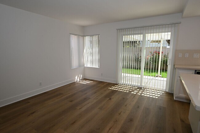 Building Photo - Immaculate 2 story 3 bedroom 2.5 bath house in Laguna Niguel