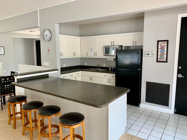 Building Photo - 3100 W Rolling Hills Cir