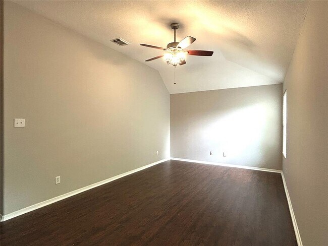 Building Photo - 18562 Carousel Creek Ct