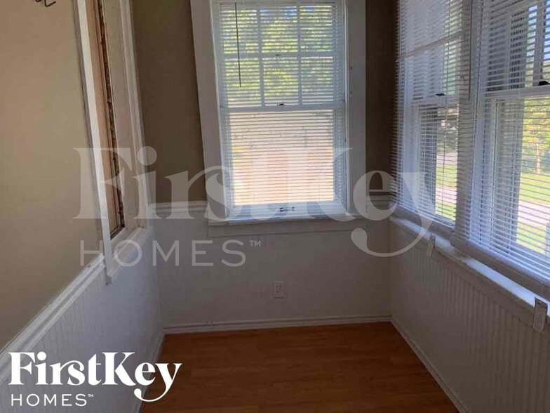 Building Photo - 600 Larkin Ave