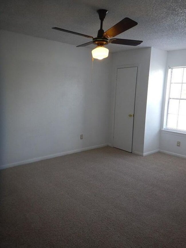 Building Photo - AVAILABLE SOON !