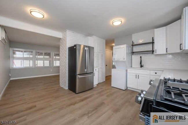 Building Photo - 118 Colonia Blvd