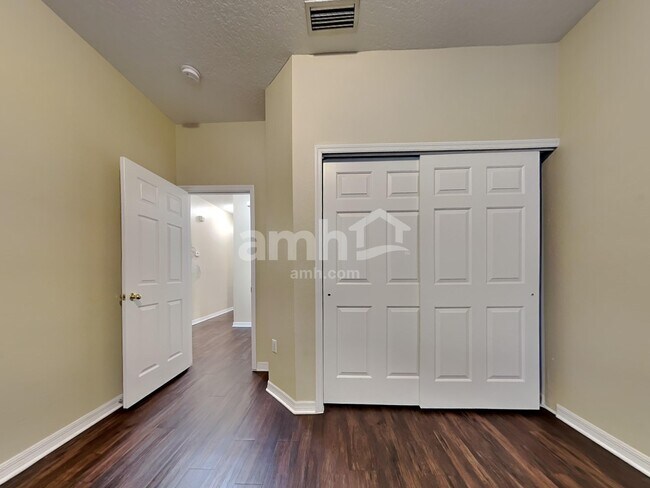 Building Photo - 10424 Frog Pond Dr