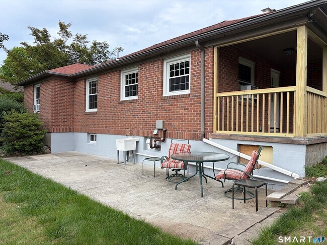 Building Photo - 30 Apter Dr