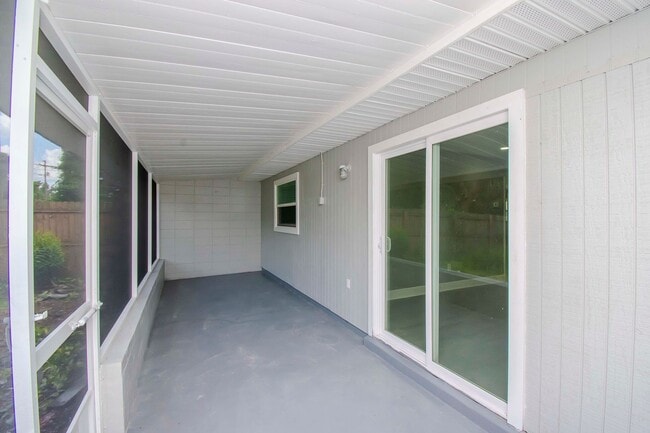 Building Photo - 1313 Eagleview Dr