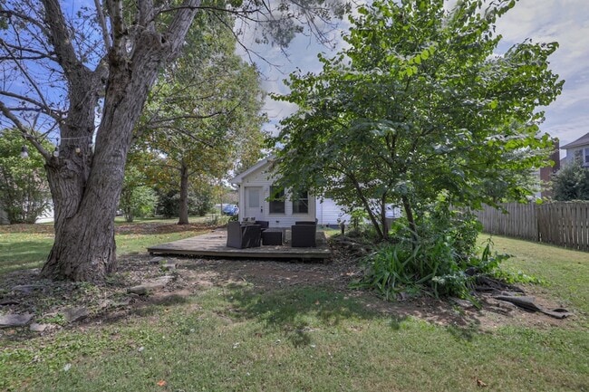 Building Photo - 308 Elm Ave