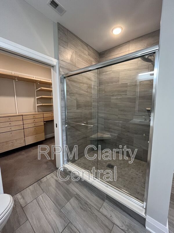 Building Photo - 751 N 6th St