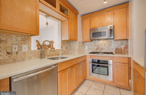 Building Photo - 2702 Stanton Rd SE