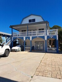 Building Photo - 6912 Beach Dr