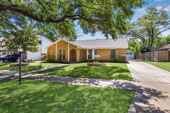Building Photo - 12315 Whittington Dr