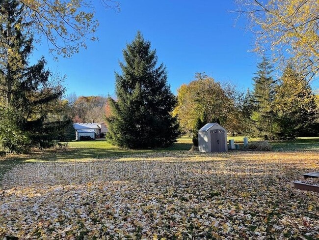 Building Photo - 44947 Forest Trail Dr